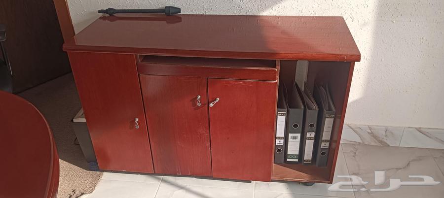 Office desk, chair, and drawers64246313000833111