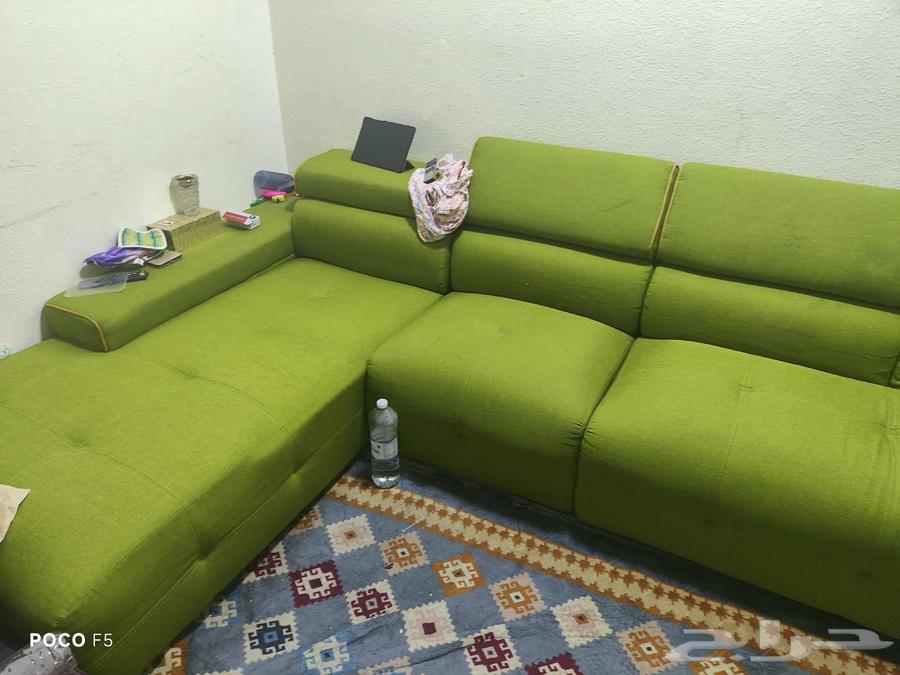 L-shaped sofa in excellent condition64244446919939112
