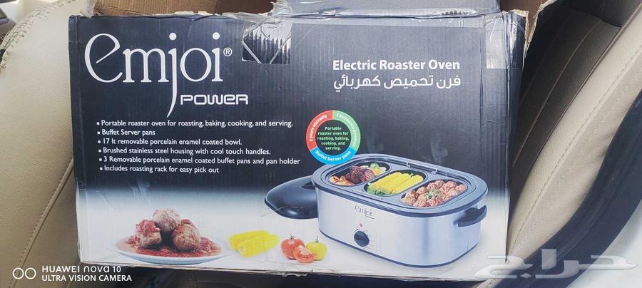 Wardrobe and large bed with tables, sofa, electric oven, two air conditioners64245481296002113