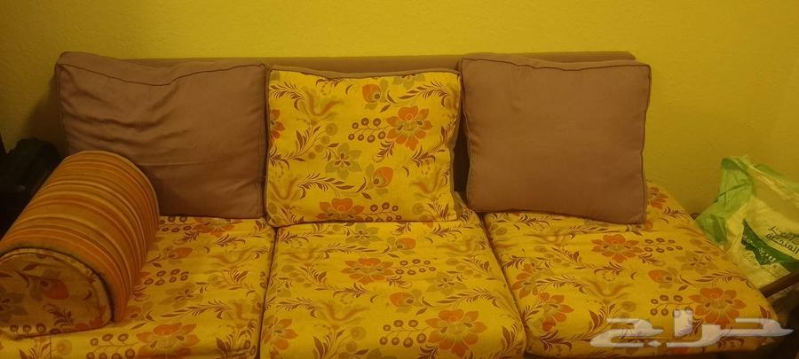 كنب او مجلس استخدام نظيف جدااا شبه جديد ومعه هدية مجانا64241934385282112