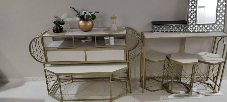 للبيع طاولة64242998222849111