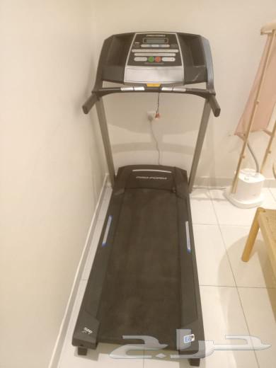 PRO FORM brand treadmill, light use64256112587522113