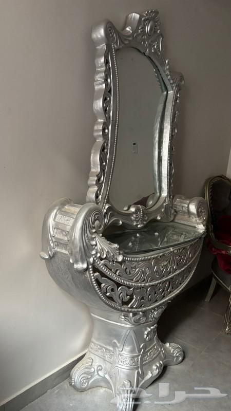 Table with mirror and wardrobe64247510062722111