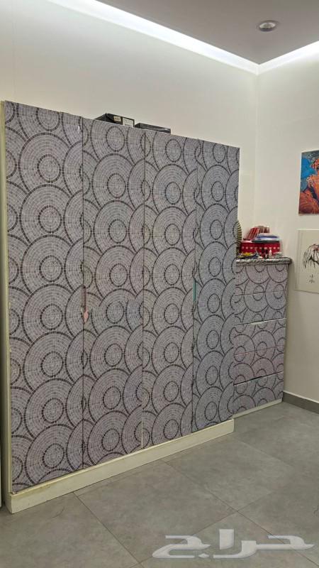 Table with mirror and wardrobe64247510062722114