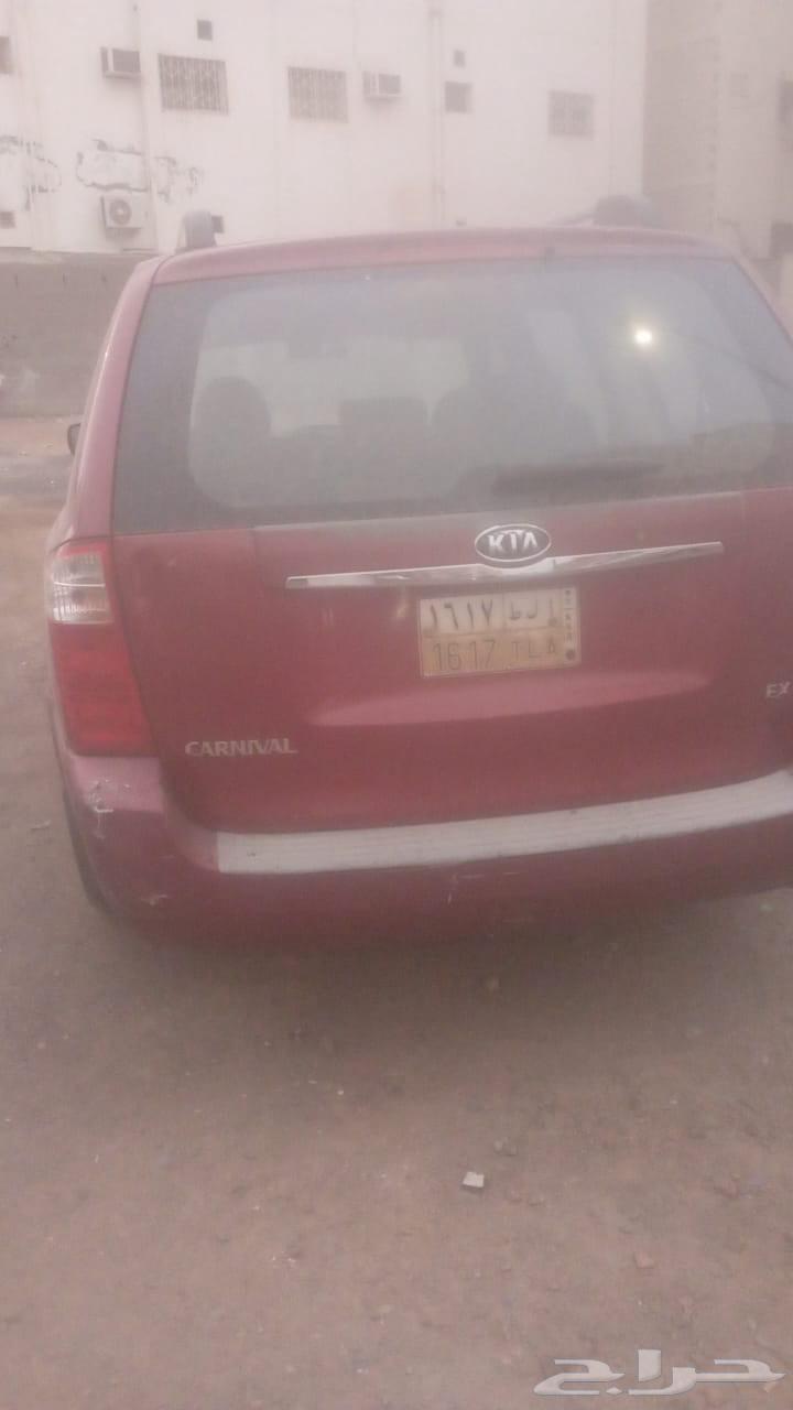 للبيع سيارة كيا كرنفال موديل 2008 تحتاج ماكينة64412143407491110