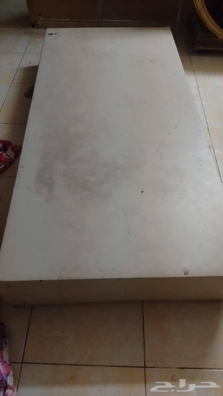 سراير للبيع التلاته200ريال64232684144643110