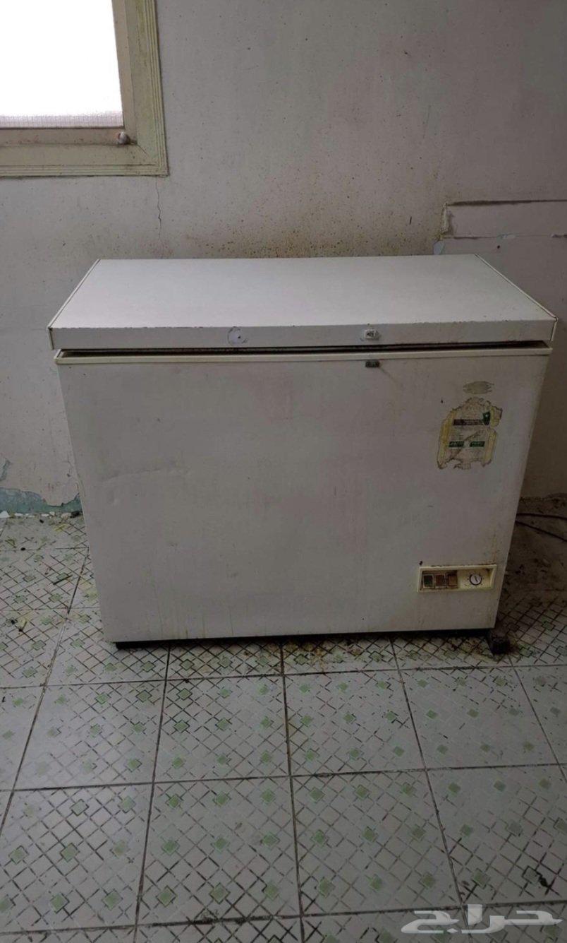 Flat freezer, medium size, for sale64246989425281111