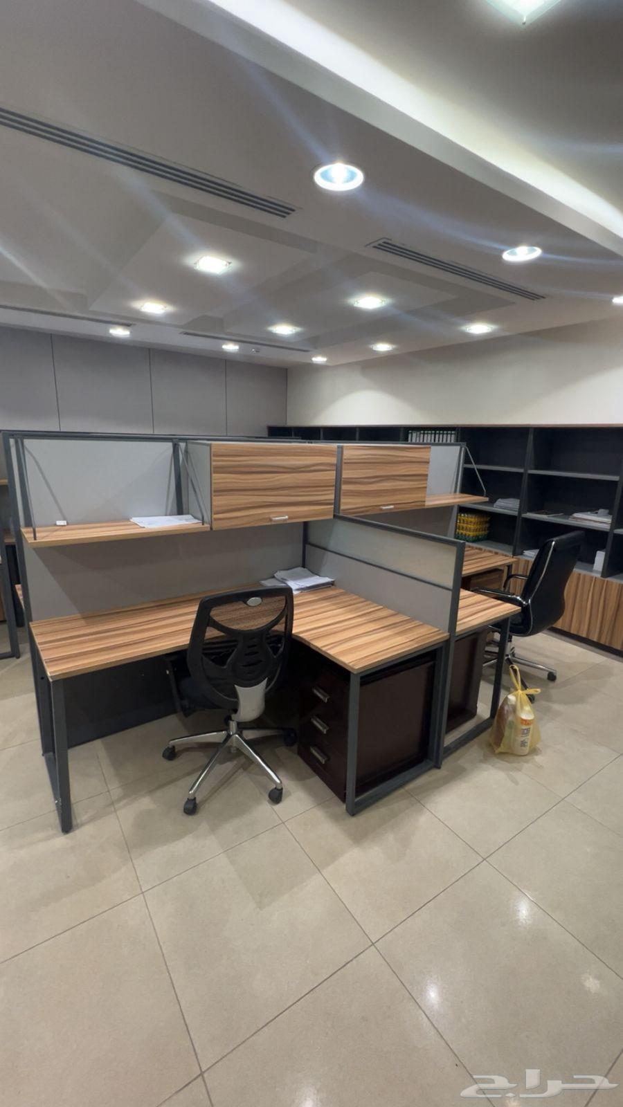 مكاتب موظفين64247000839043110