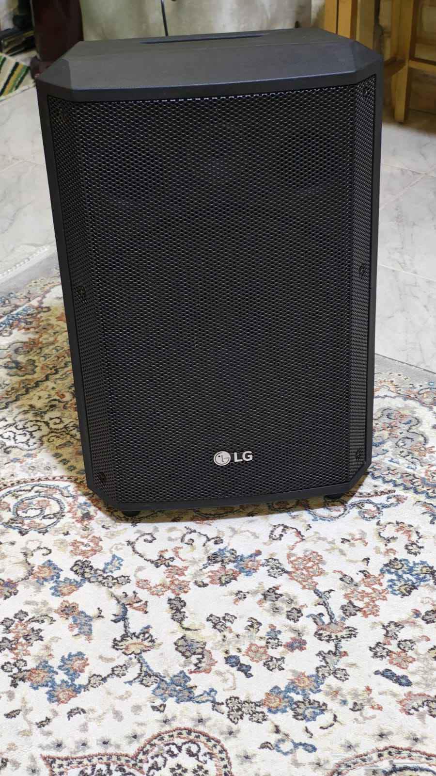 LG screen LG speaker. Smart type screen. LG Gen 2 speaker.64244591578753112