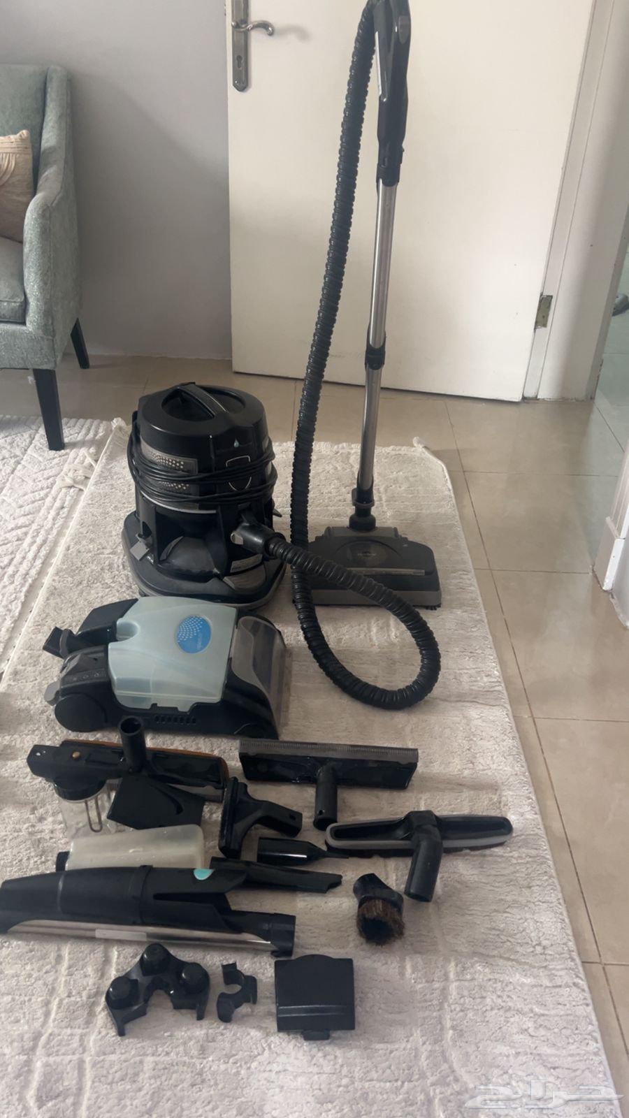 للبيع مكنسة رينبو استعمالها نظيف و تعمل بصورة ممتازة مع كامل64251106521218111