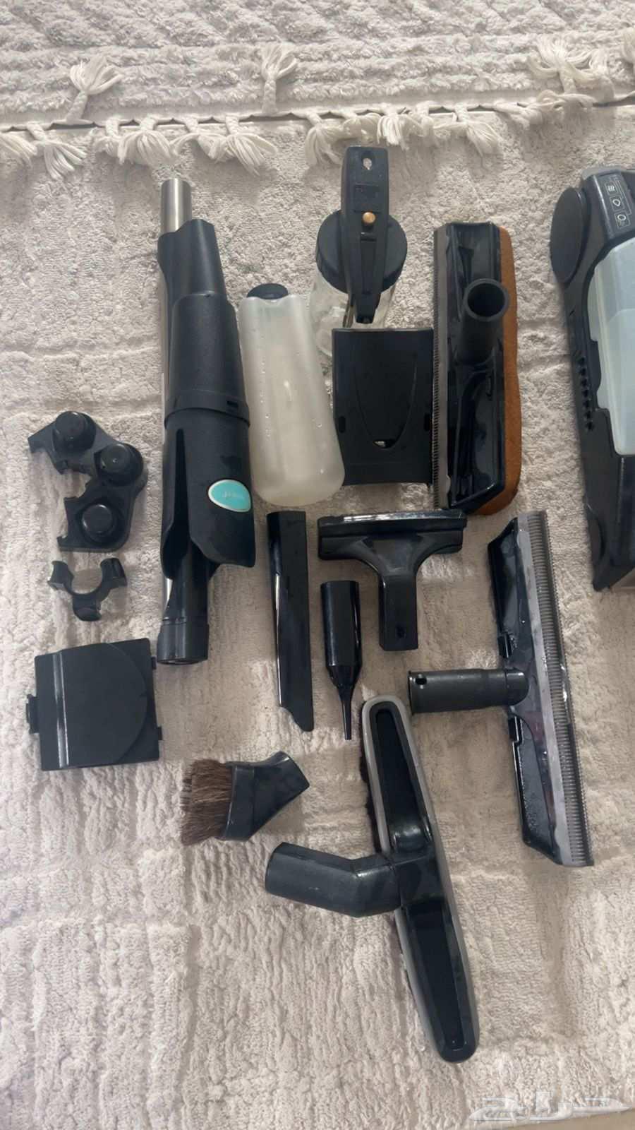 للبيع مكنسة رينبو استعمالها نظيف و تعمل بصورة ممتازة مع كامل64251106521218110