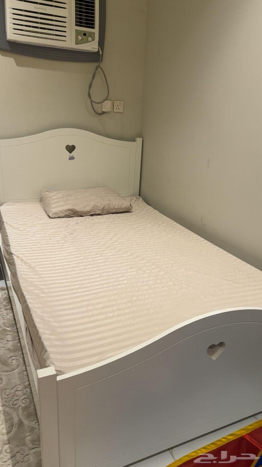 سرير اطفال كبير سرير اطفال صغير64233970203137110