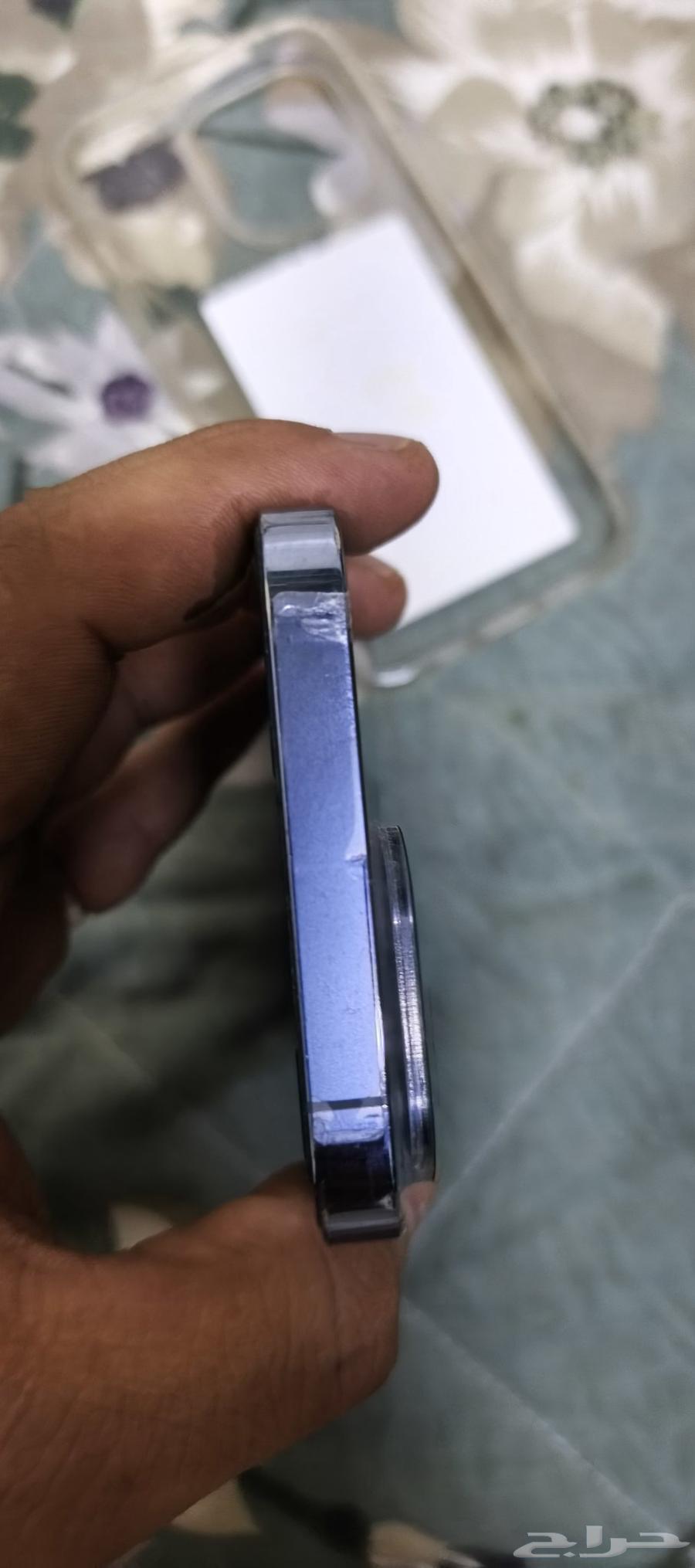 ايفون 13برو نضيف مره ولا فيه شي مغير64235175842946111