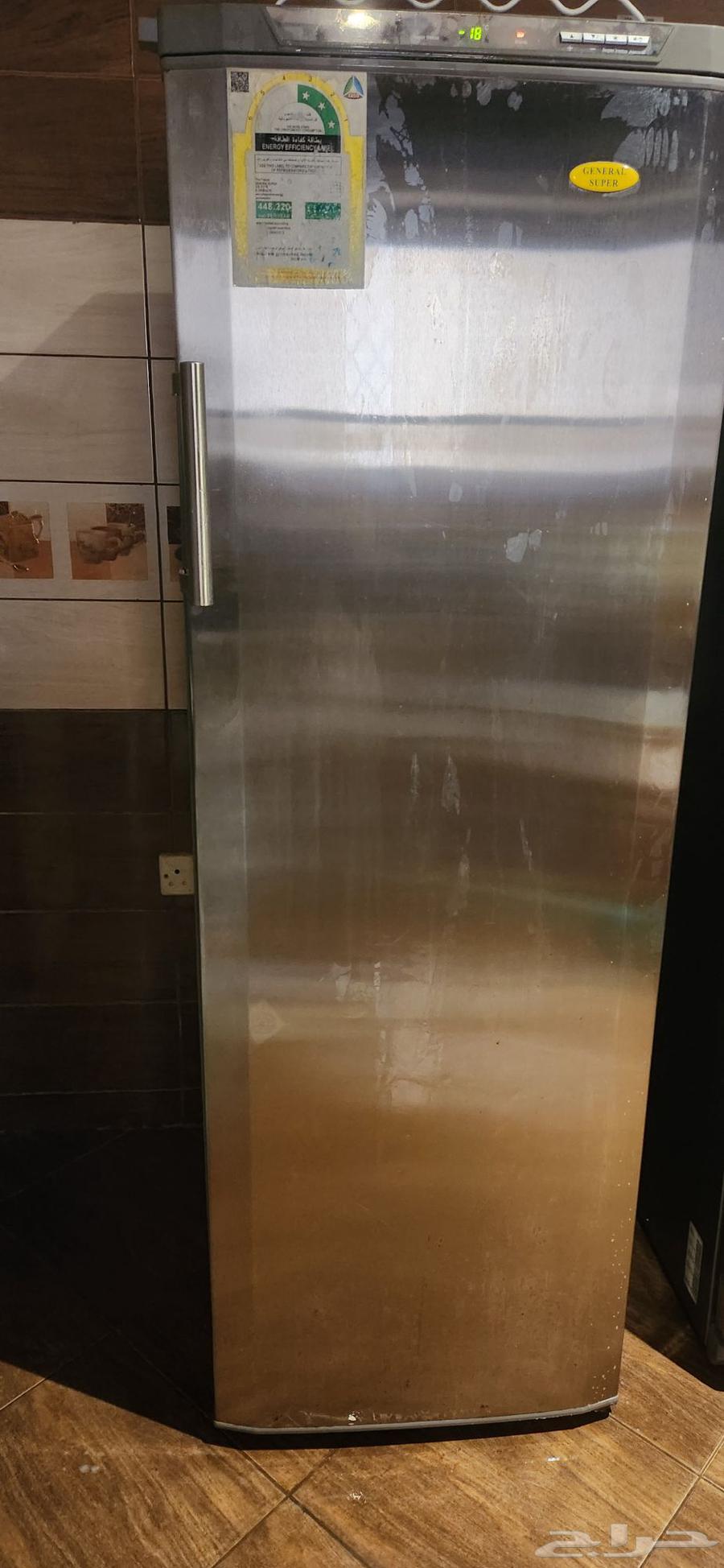 ثلاجة وفريزر كل واحد على حده السعر1500 بدون مساوه64247727625089111