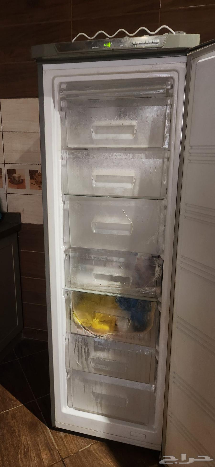 ثلاجة وفريزر كل واحد على حده السعر1500 بدون مساوه64247727625089110