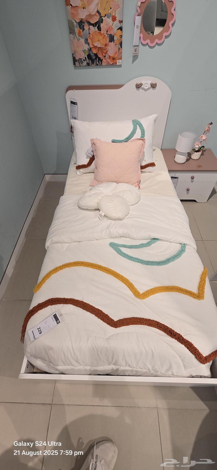 سرير بنات جديد مع خزانة ايكيا 500 ريال64251879251458110