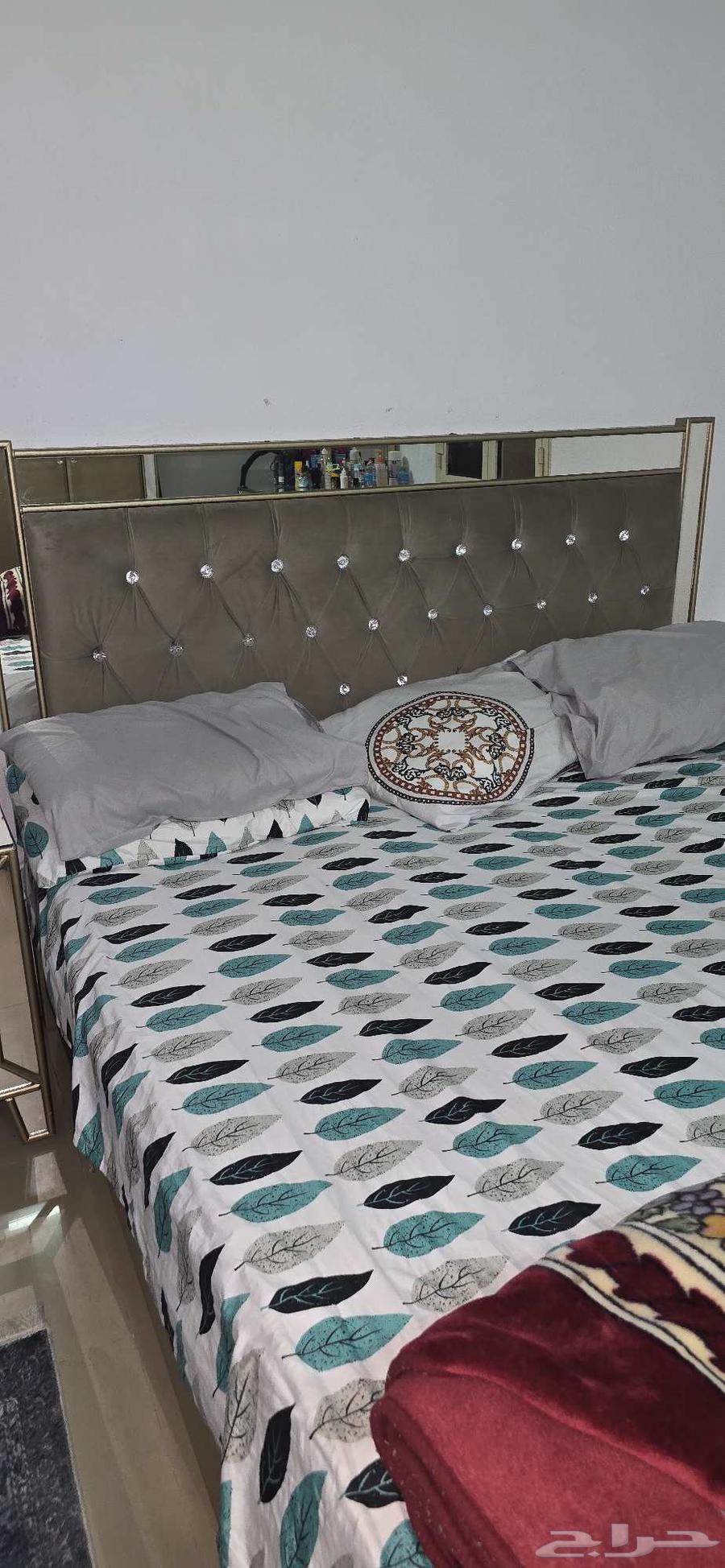 غرفة نوم ممتازه جدا للبيع بسعر كويس وكمان شاشه سمارت 50 بوصه64240068330243111
