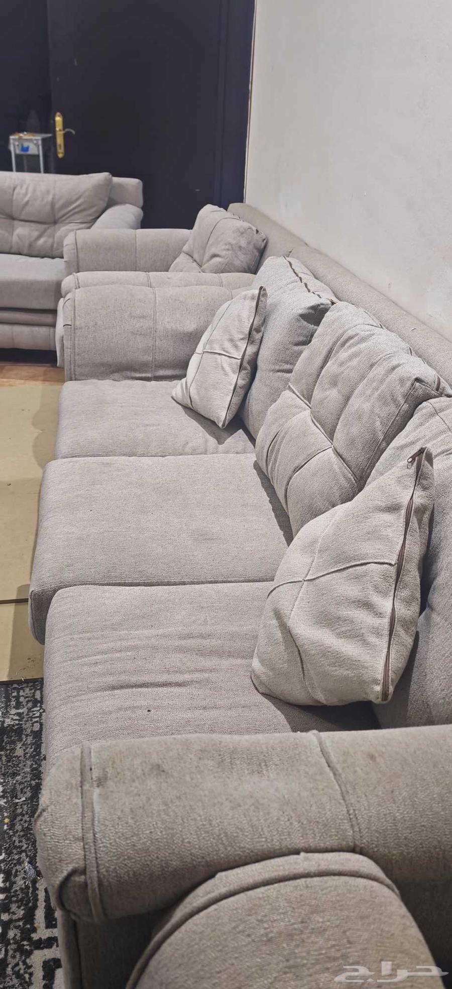 كنب للبيع على السوم يحتاج شويه نظافه64233776611969112