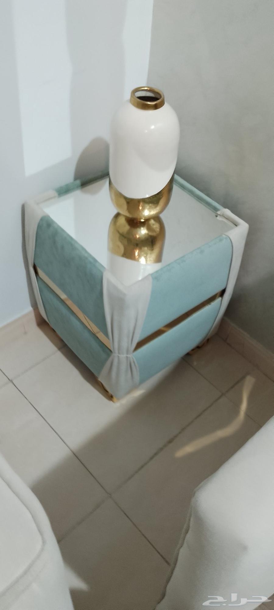 Used clean Knipe for sale, two small tables and one large table64251879507457114