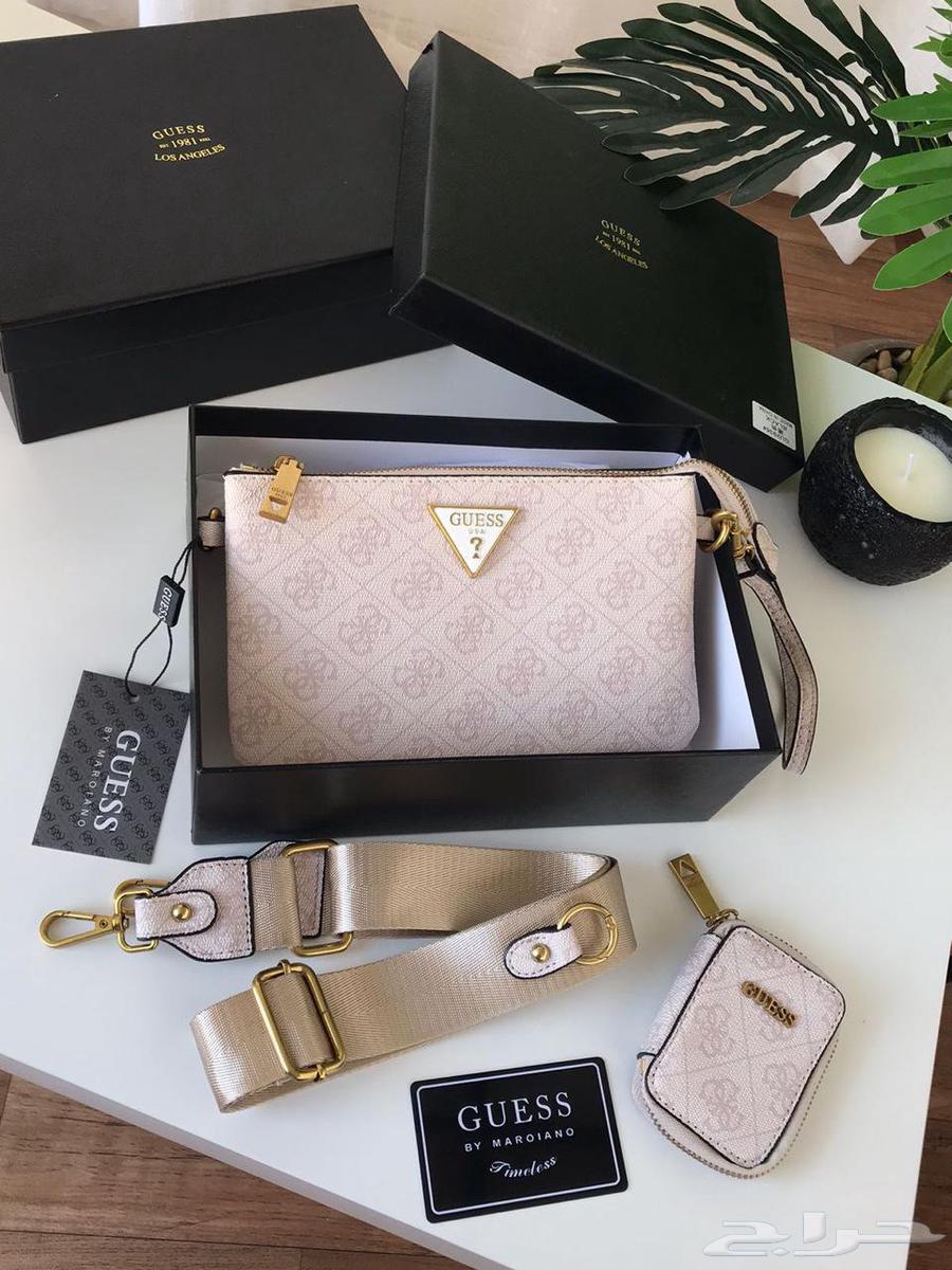 يوجد لدينا شنط شانيل جمله وقطاعي توصيل لجميع مناطق المملكة64237286720897110