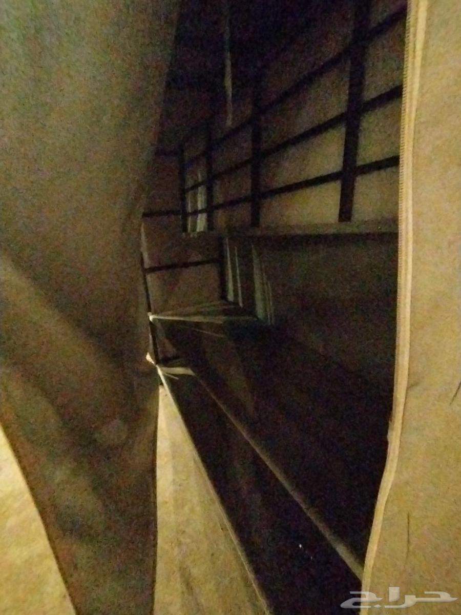 Vafi closet in my house with 3 shelves, and you can add more64251879461763111