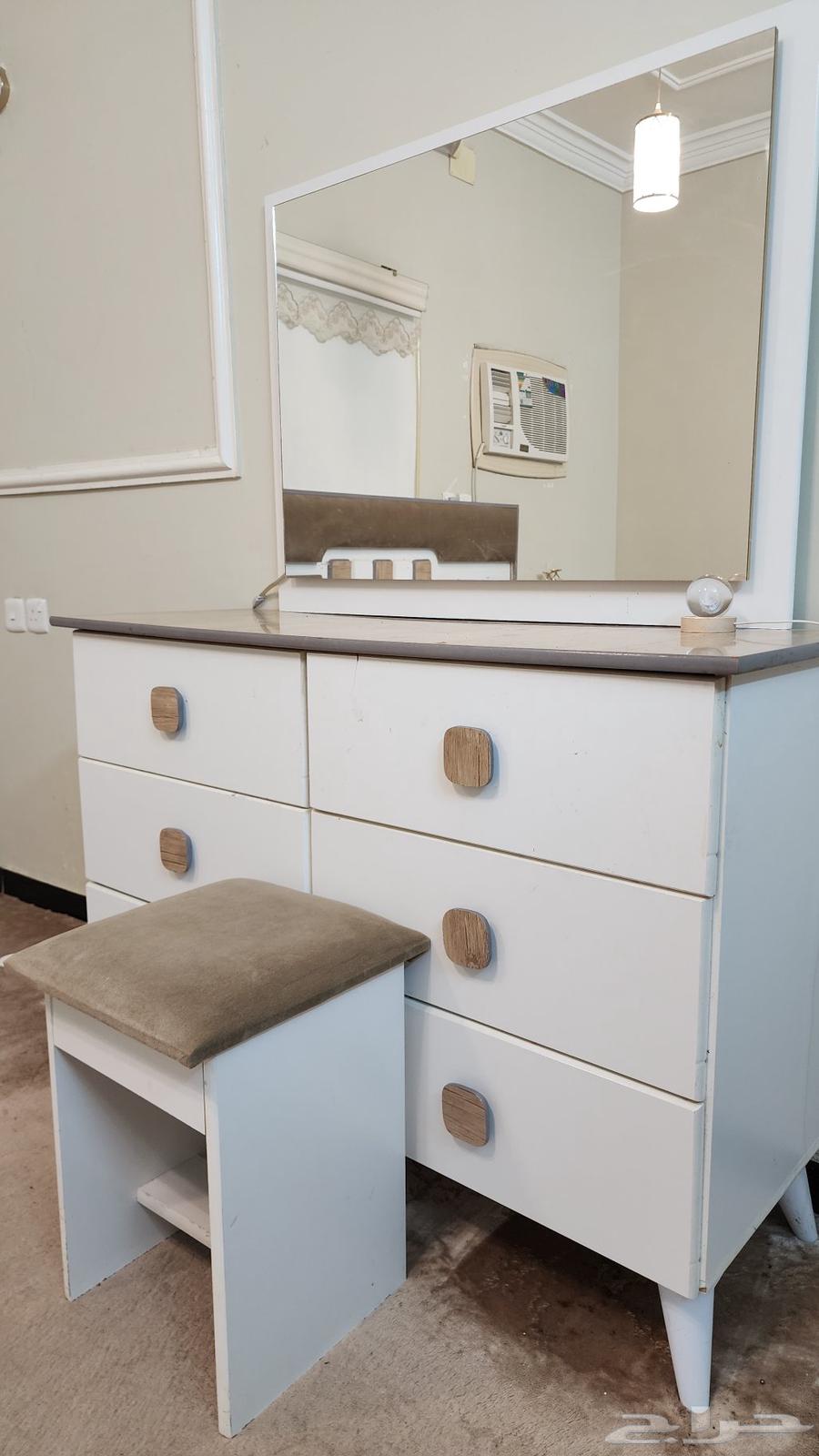 سرير غرفة نوم مع التسريحه مع الكوميدينات الجانبيه64259068939394110