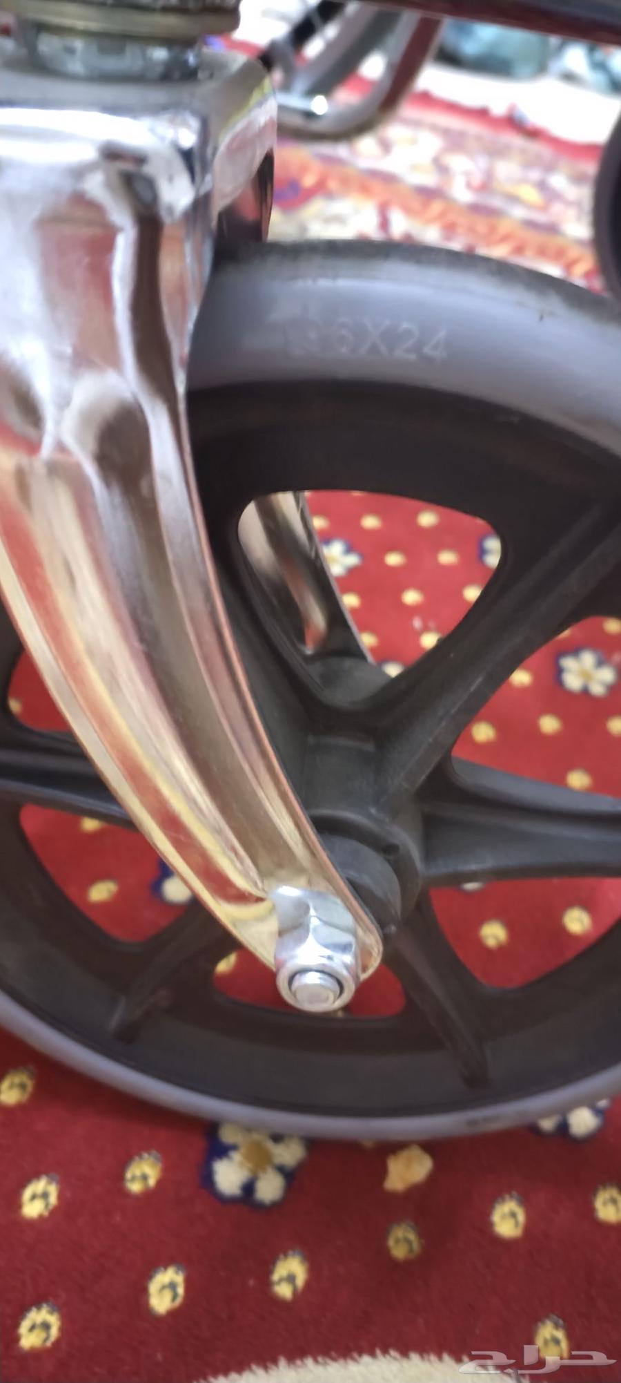 للبيع اثنين كراسي متحركه نظيف واحد النهدي واحد شركه ثانيه64267205672834114