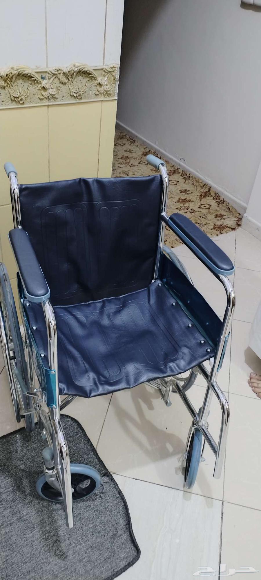 للبيع اثنين كراسي متحركه نظيف واحد النهدي واحد شركه ثانيه64267205672834110