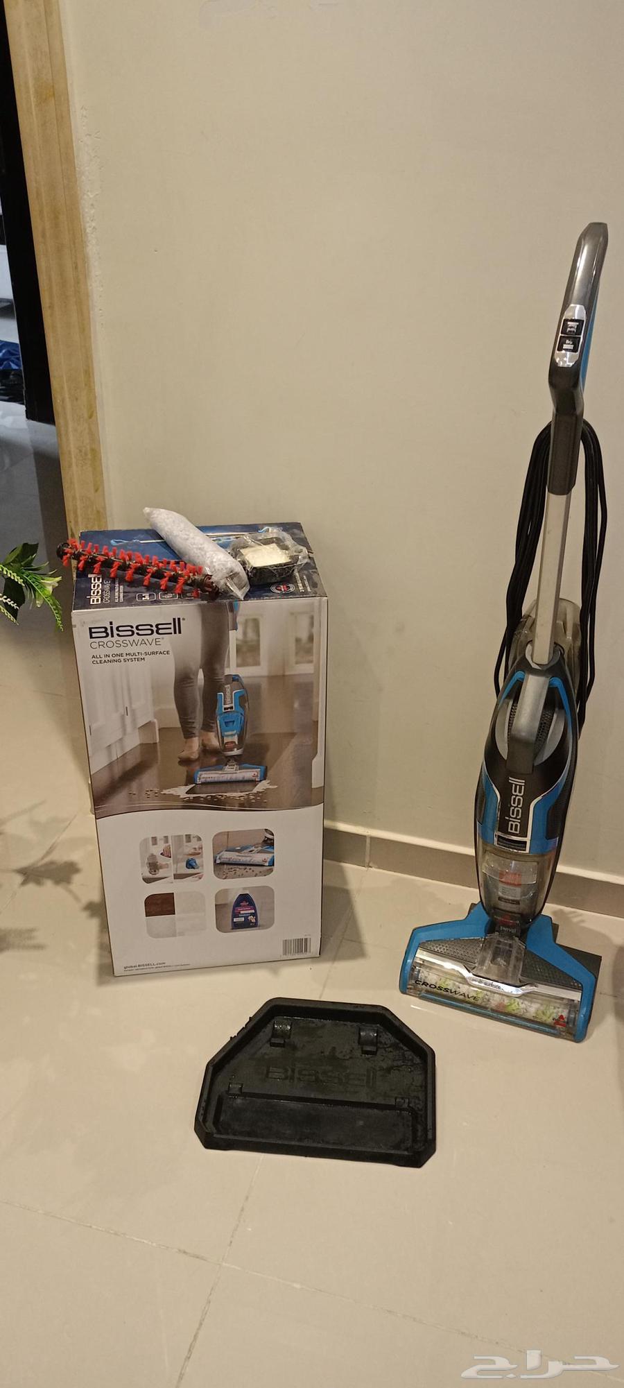 مكنسة وممسحة ثلاثة بواحد من شركة Bissell64271403932929110