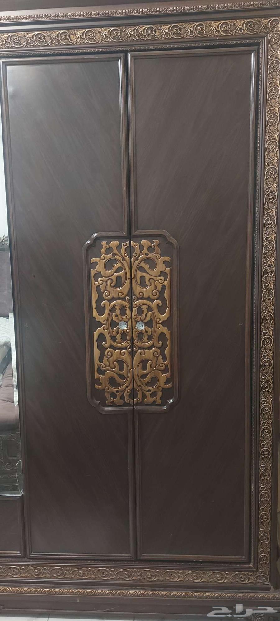 غرفه نوم ممتازه استعمال خفيف للبيع بسعر الف ريال خشب قوي64261855228034112