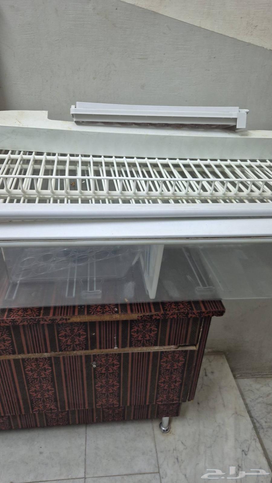 Hitachi refrigerator shelves with box under the fridge and ice tray64257562987651110