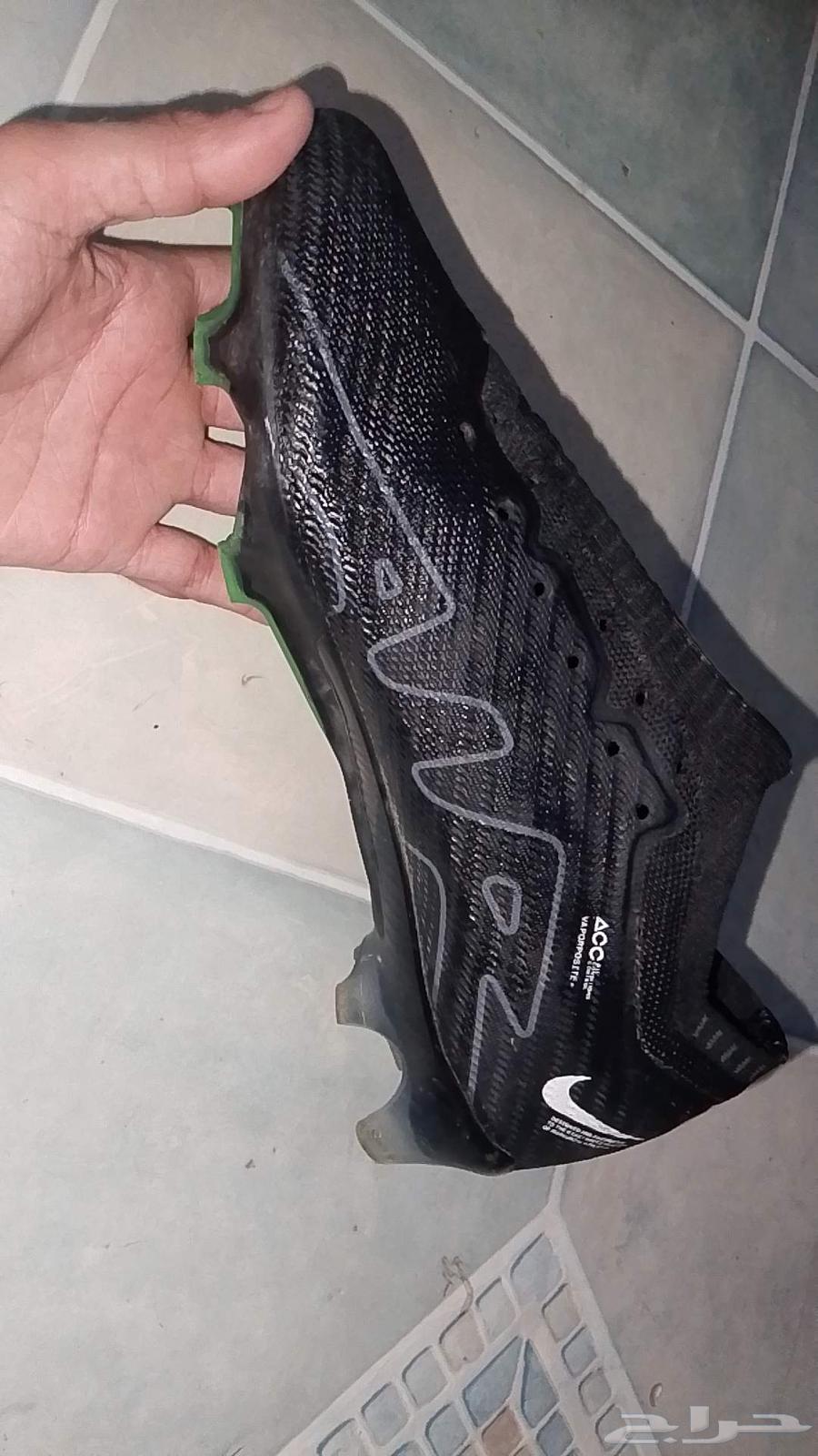 بوت نايك مستعمل نضيف حشمه والمقاس 39 او 40 والسعر 16564259053895939114