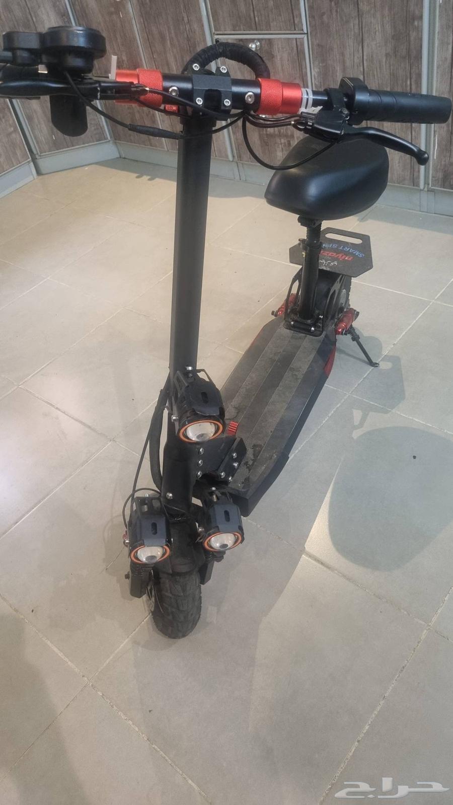 Very clean scooter, personal use, only had it for two months64266512050690111