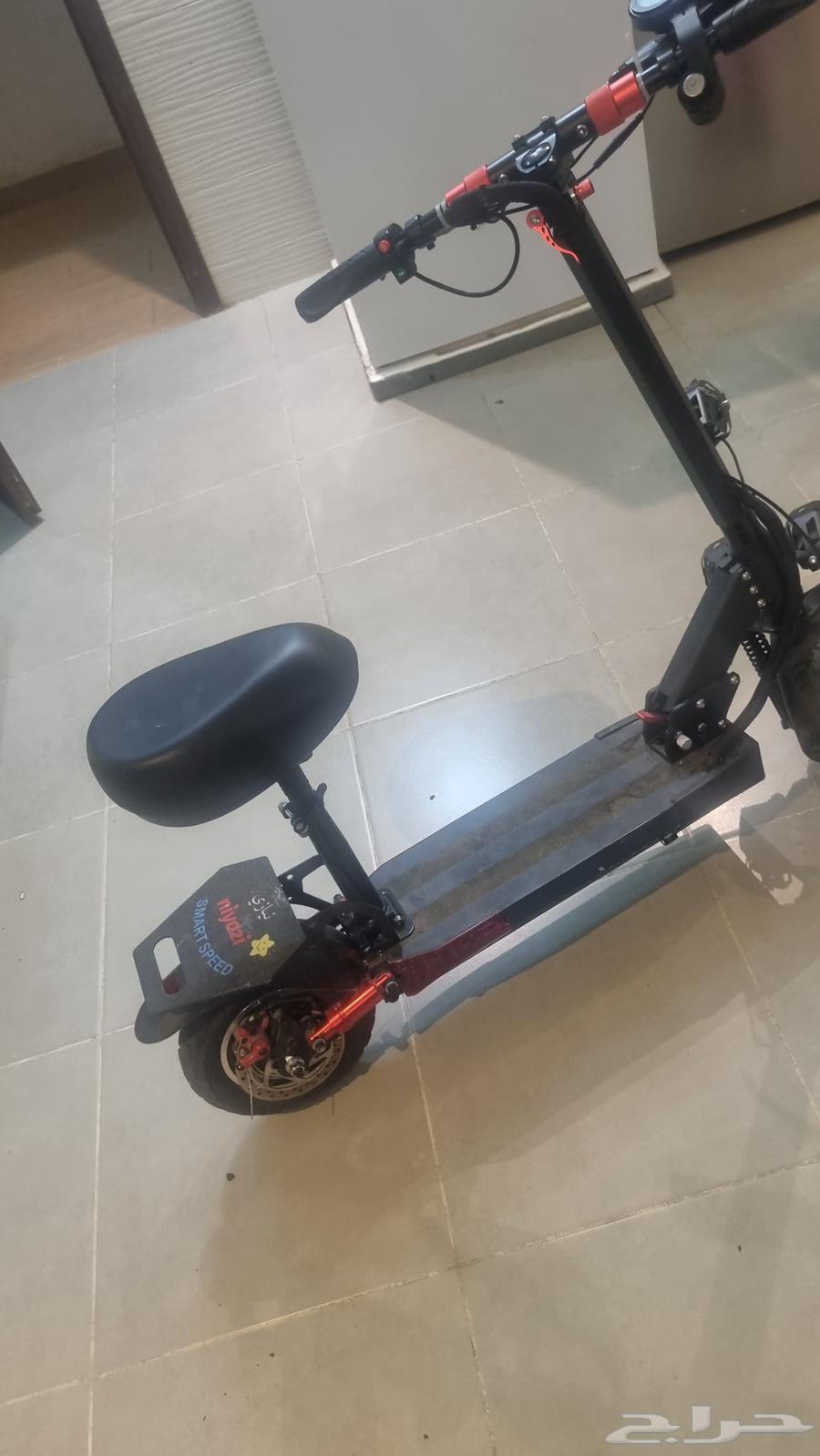 Very clean scooter, personal use, only had it for two months64266512050690113