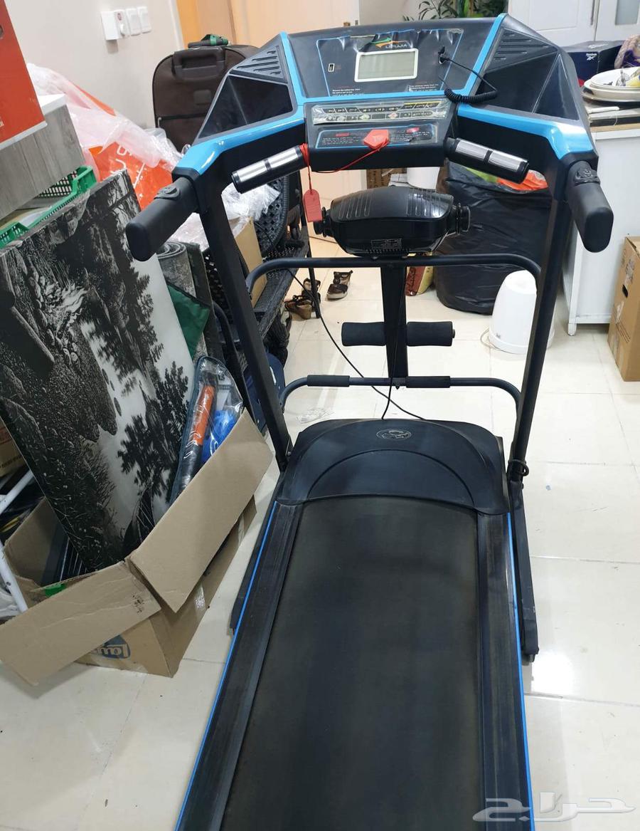 Foldable Electric Treadmill with Digital Speed Display and Waist Vibration64257741077633111