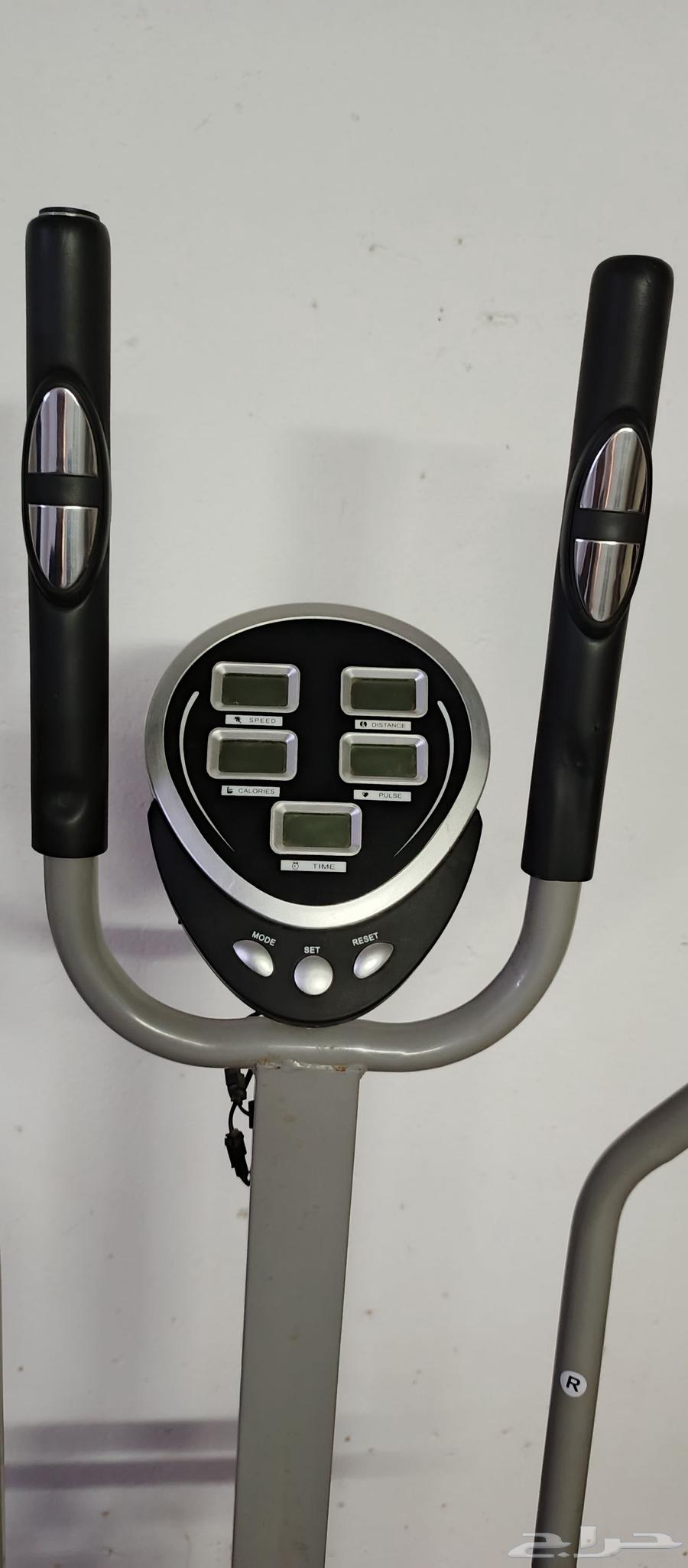 جهاز رياضي ( Oribtrek ) نظيف جدا استخدام بسيط مع شاشه64270653030785111