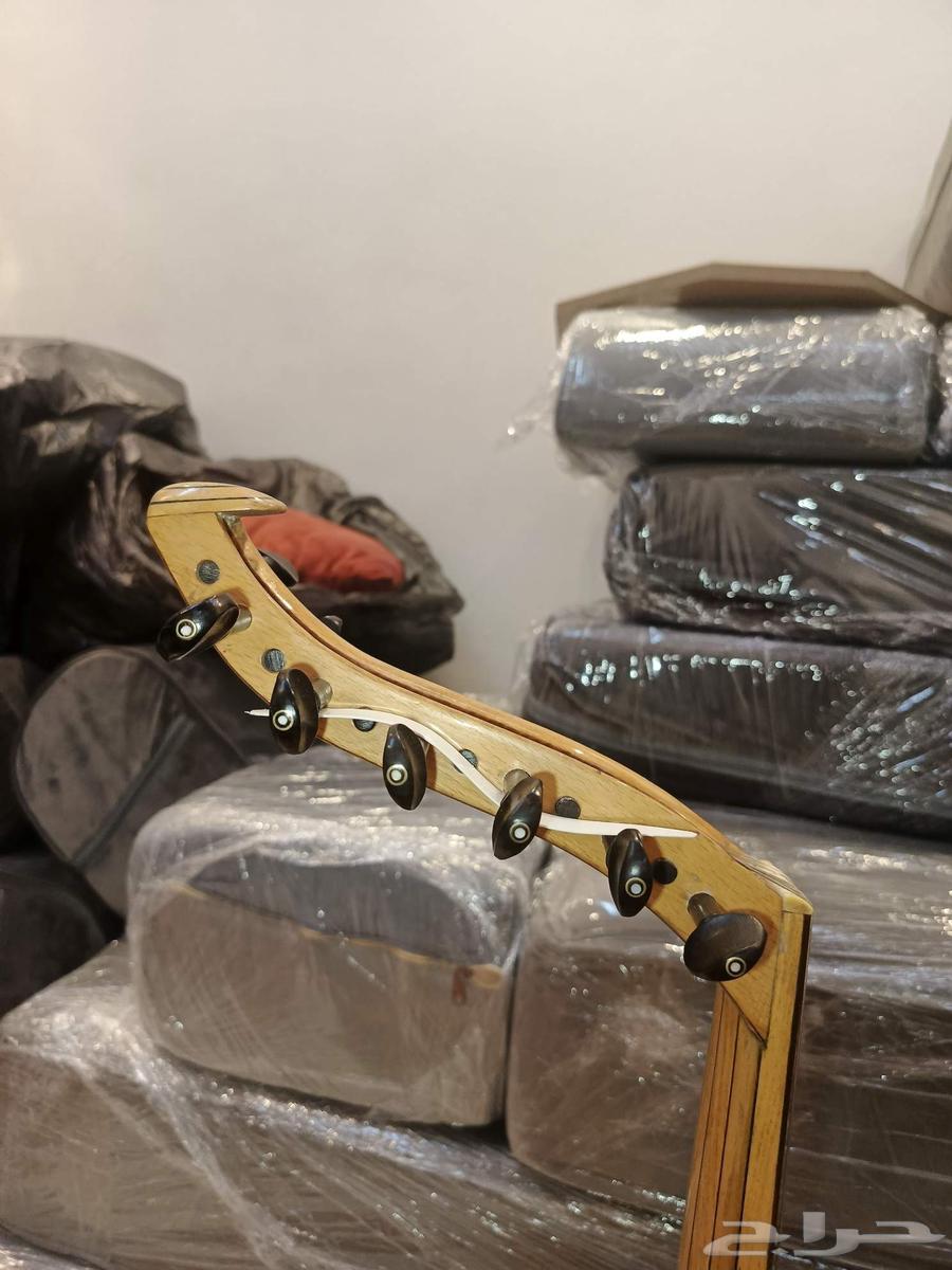 عود موسيقي مستخدم نظيف بس محتاج تغيير اوتار معاه الشنطه64260587248258112