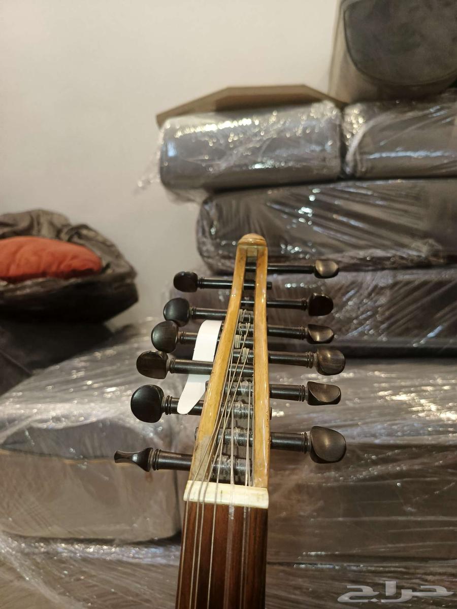 عود موسيقي مستخدم نظيف بس محتاج تغيير اوتار معاه الشنطه64260587248258113