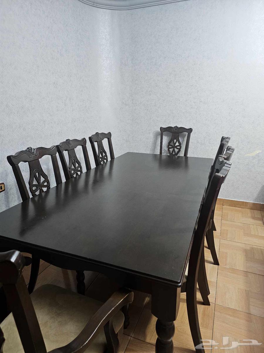 Dining table with 8 chairs64259635683203110