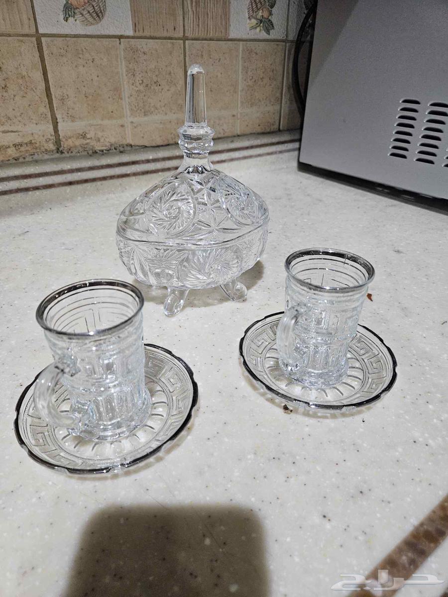 كاسات شاهي مع صحونها وصحن قزاز64256770694915112