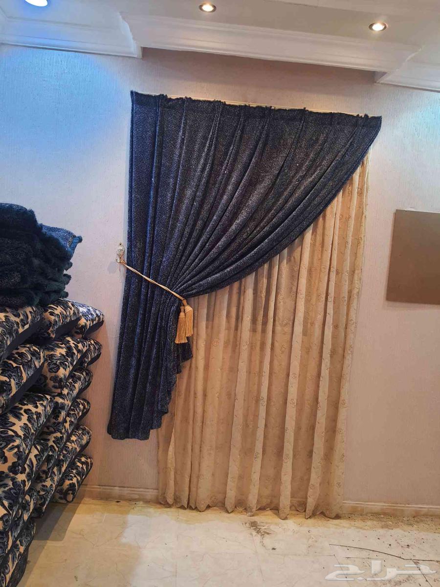 اثاث نظيف جدا للبيع سرير غرفة نوم ومساند ومفرشه شاشه64257071013249111