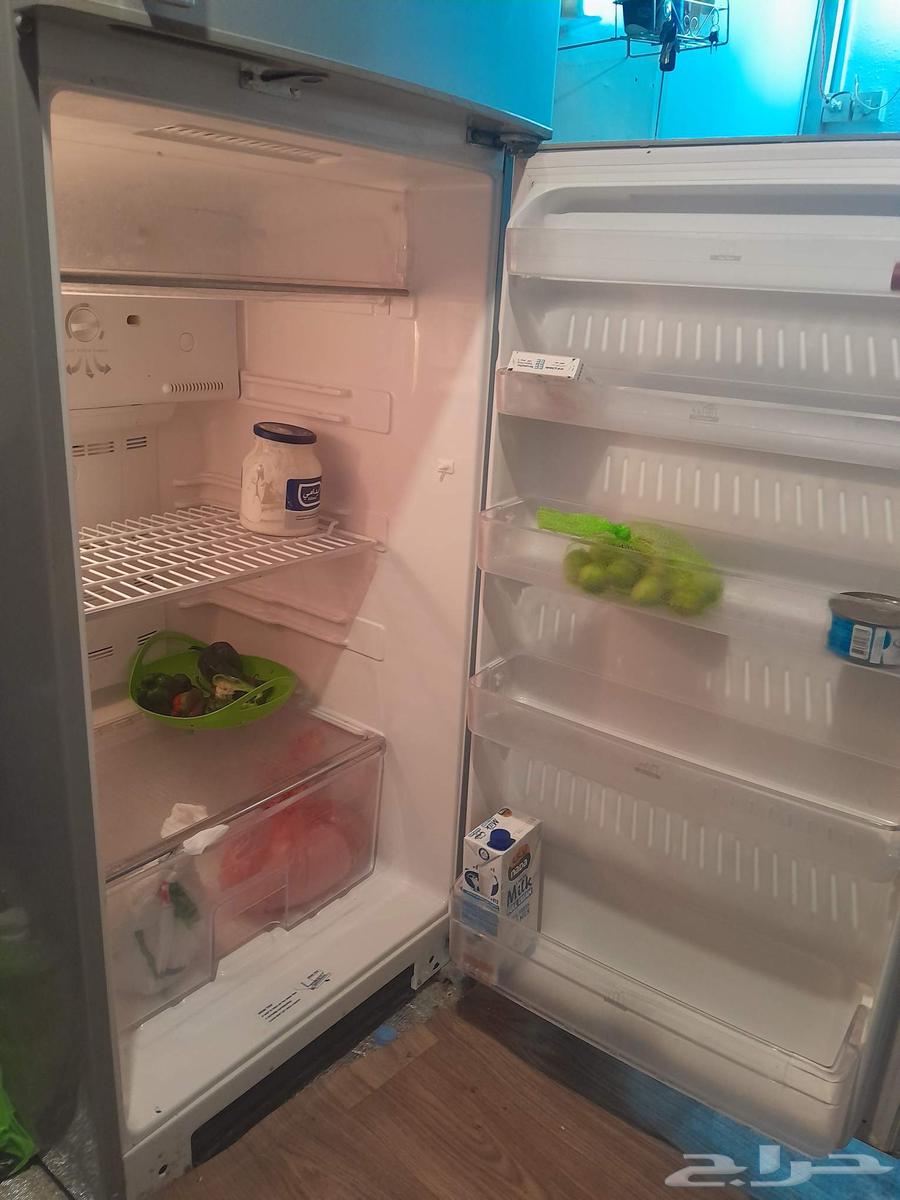 تلاجه بحاله جيده للبيع64265165872897112