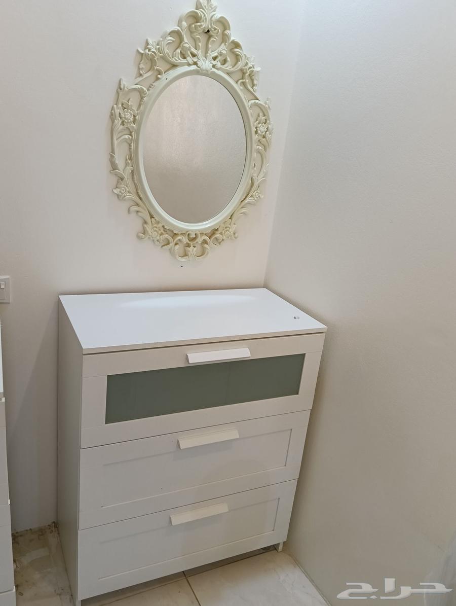 غرفة نوم استعمال خفيف جدا و مكيف اسبليت 12 ألف وحده64261011776769112