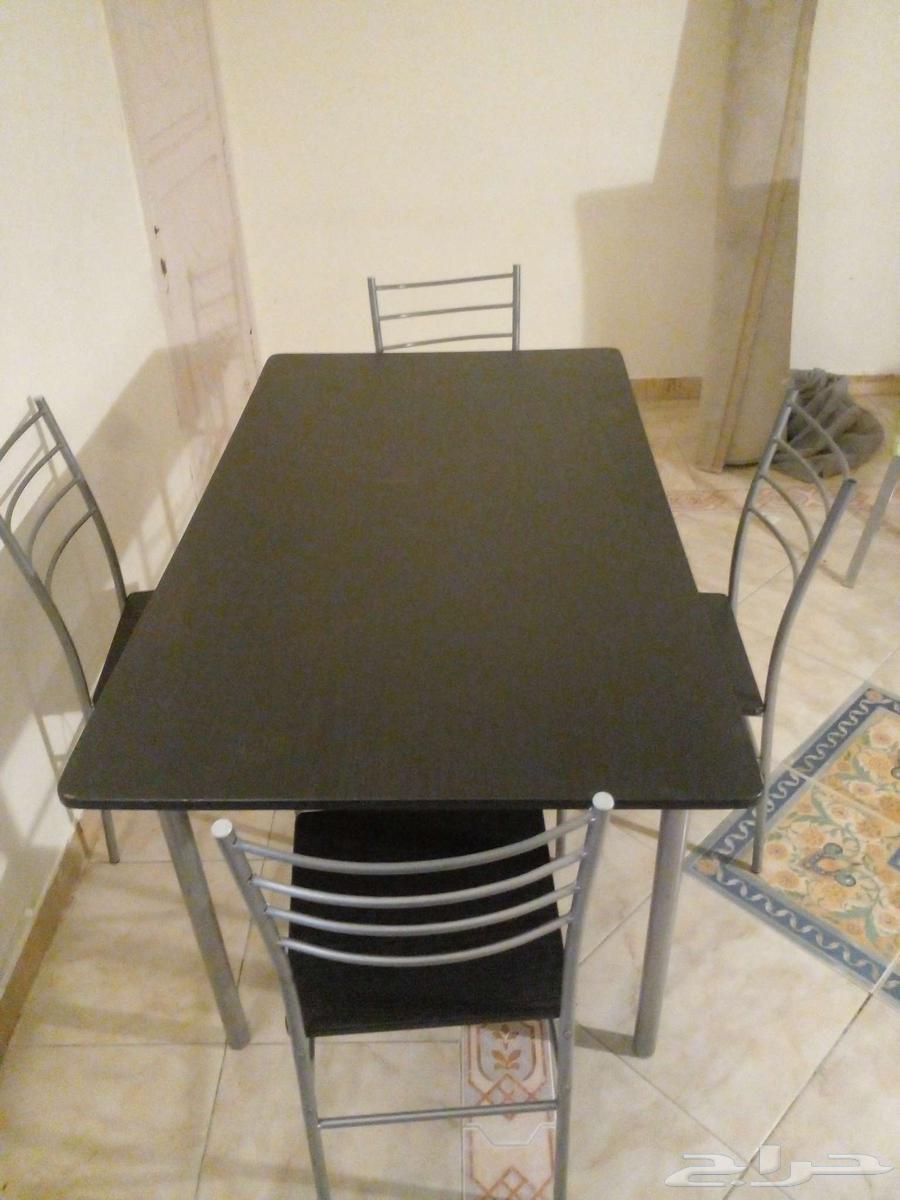 Dining table used for 3 months, clean64258390636034113