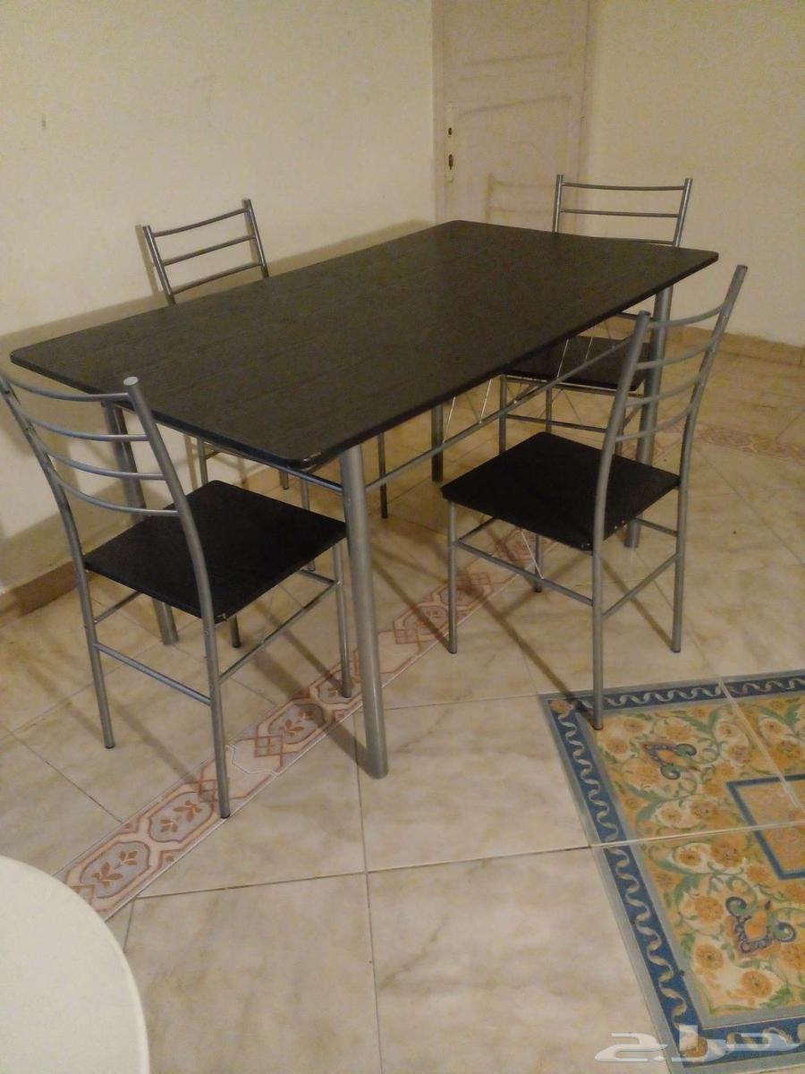Dining table used for 3 months, clean64258390636034110