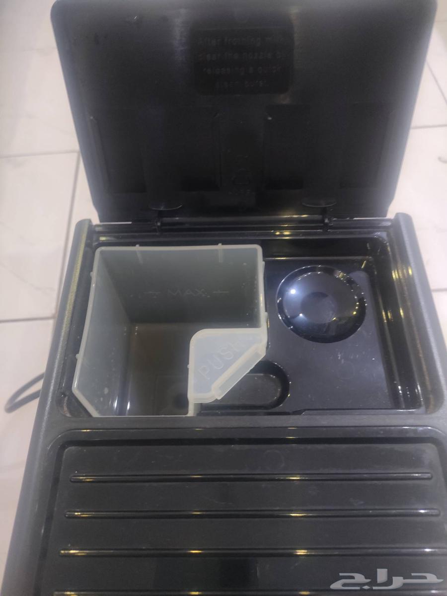 ماكينة قهوة دلونجي ممتازه استعمال خفيف علي السوم64257389345793111