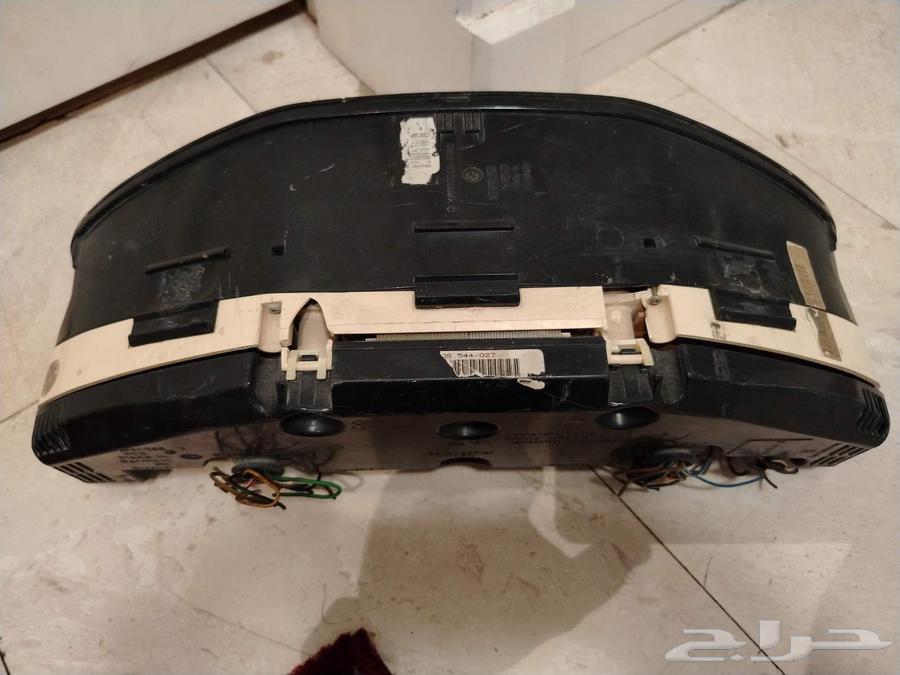 طبلون عدادات مرسيدس شبح في كسر خفبف من فوق64426537155202112