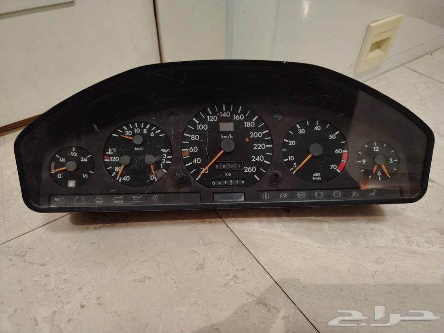 طبلون عدادات مرسيدس شبح في كسر خفبف من فوق64426537155202110