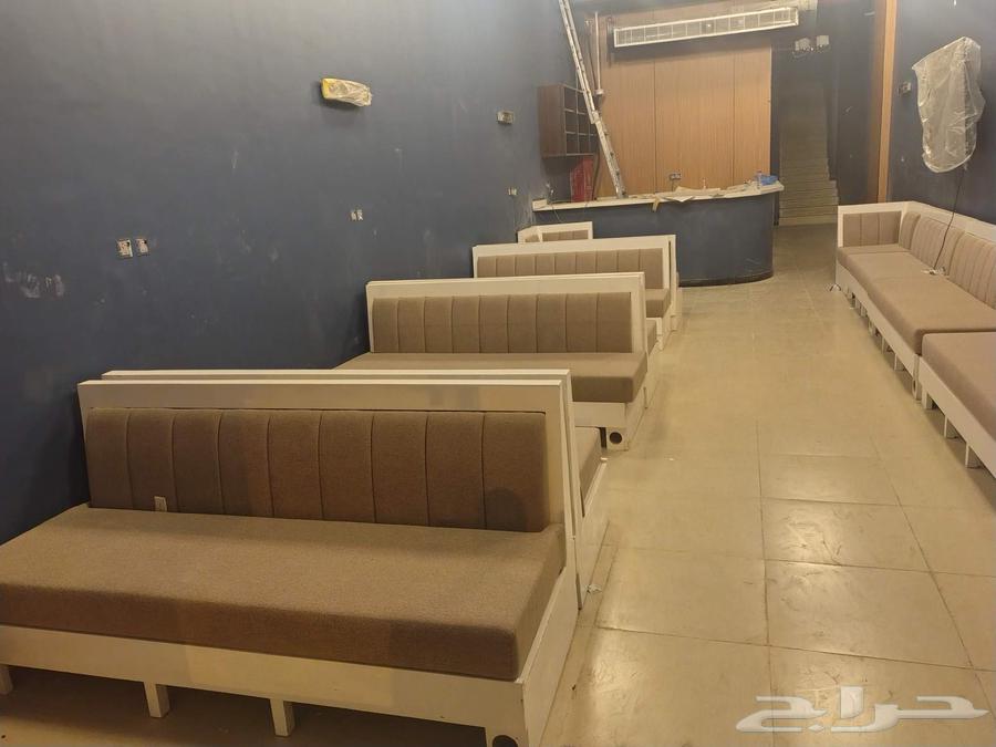 Very clean sofa, brand new, comfortable seating64257902492289111