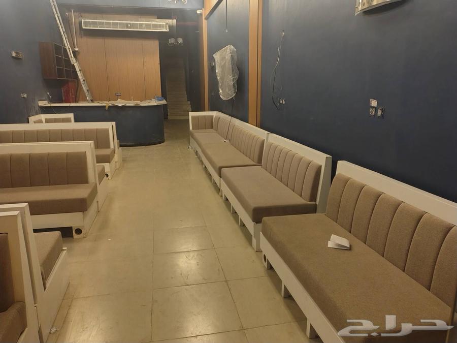 Very clean sofa, brand new, comfortable seating64257902492289110